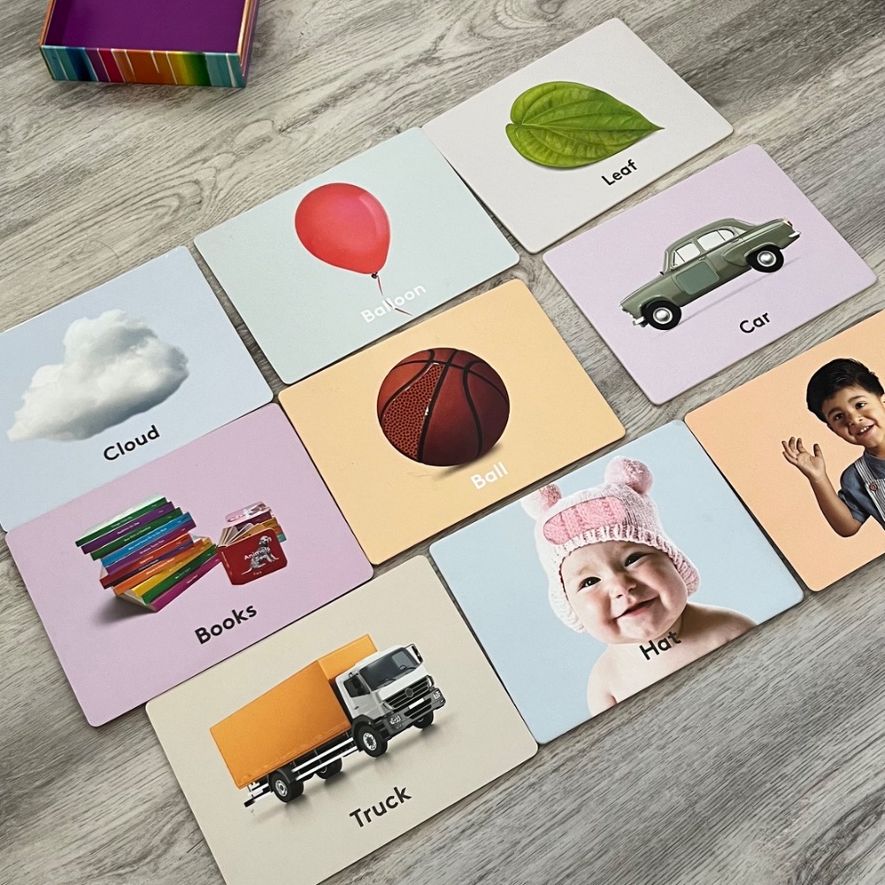 Lovevery “The Inspector” Play Kit – Things I See Texture Cards